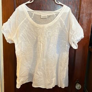 Women’a Avenue 22/24 white blouse